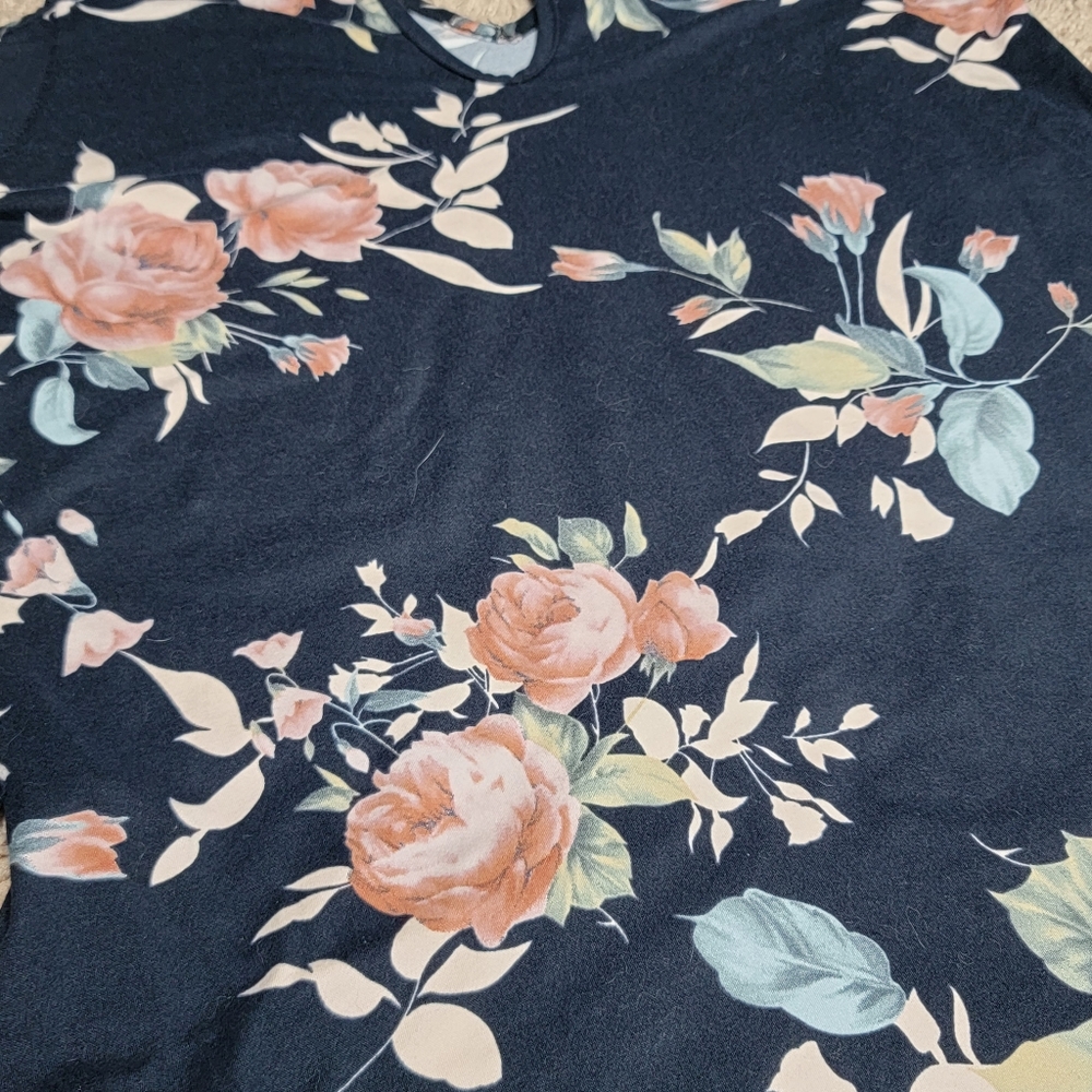 Lime n Chili Navy Floral Shirt (L) - Picture 2 of 5